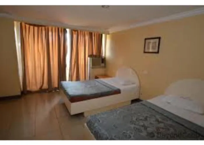 Hotel Vaccinated Staff - Oyo 672 Capitol Tourist Cebu