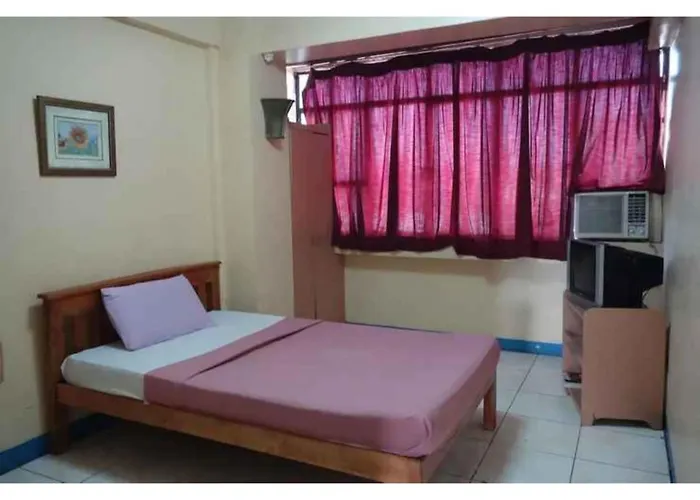 Vaccinated Staff - Oyo 672 Capitol Tourist 2* Cebu