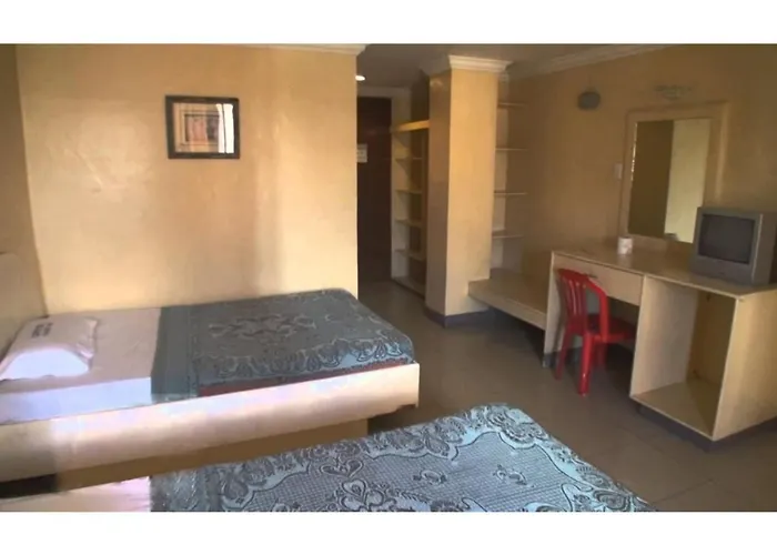 Hotel Vaccinated Staff - Oyo 672 Capitol Tourist 2*
