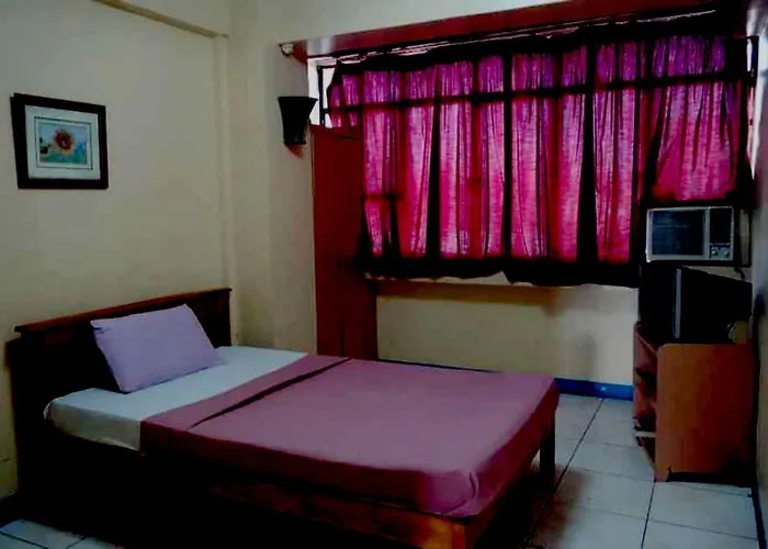 Hotel Vaccinated Staff - Oyo 672 Capitol Tourist Cebu
