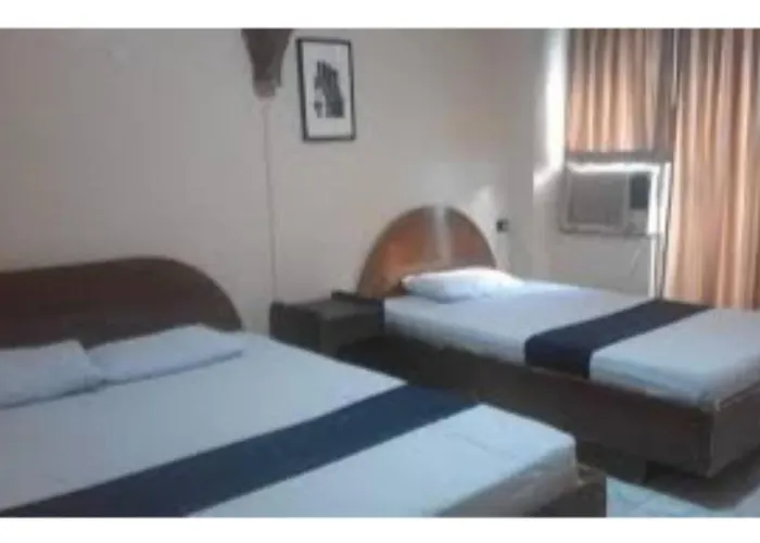 Hotel Vaccinated Staff - Oyo 672 Capitol Tourist