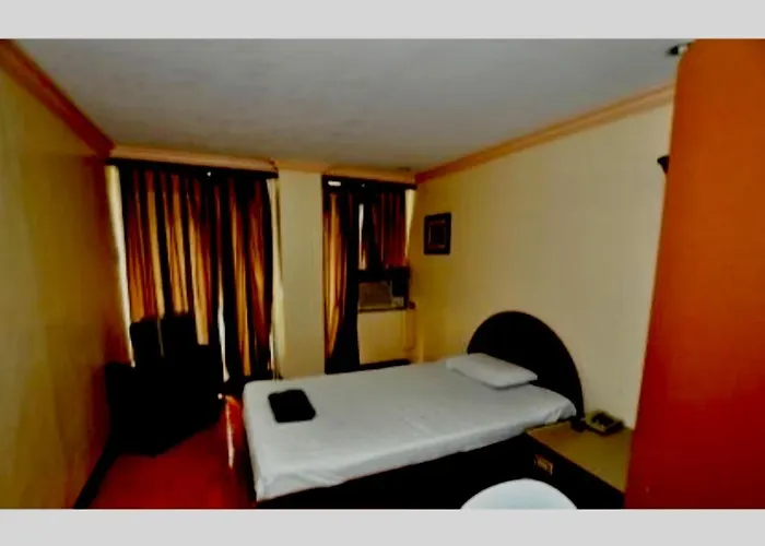 Hotel Vaccinated Staff - Oyo 672 Capitol Tourist 2*